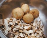 صورة لخطوة 1 من وصفة ريزوتتو بالفطر Risotta ai funghi
