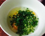 Hình bước làm 2 của món Trứng tráng hành