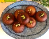 A picture of step 8 of Gulab jamun.