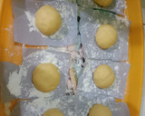 Foto langkah ke 4 dari resep Donat Kentang Empuk Takaran Sendok.