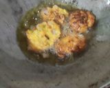 A picture of step 3 of Pyaz ke Bhajiye.