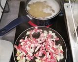 Une image de l'étape 1 de Gratin de pates, lardons et cheddar.