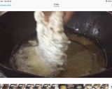 A picture of step 4 of Zinger burger recipe restaurant style.