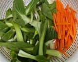 Hình bước làm 1 của món Miến xào ức gà cải thìa