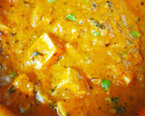 A picture of step 4 of Matar paneer curry.