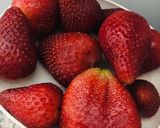 Foto del paso 3 de la receta: 🧁MUFFINS🧁CON 🍓🍓🍓🍓🍓🍓FRUTILLAS🍓 (sin huevos)