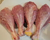 Foto del paso 2 de la receta: Jamoncitos de pollo en salsa de puerros, calabacín y manzana