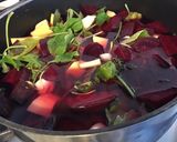 Une image de l'étape 8 de Potage de fanes de radis,pommes de terre et betteraves.