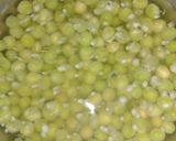 A picture of step 1 of Dahi wali matar curry.