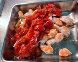 Une image de l'étape 5 de Salade de crevettes sauvages aux tomates, coriandre et citron.