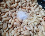 Foto langkah ke 2 dari resep Kacang Bawang Gurih.