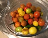 Une image de l'étape 4 de Piments verts à la compotée de tomates, citron vert et épices.