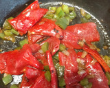 Foto del paso 4 de la receta: Hamburguesas de merluza en salsa de piquillo