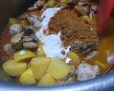 A picture of step 4 of Chicken Aalo Biryani.