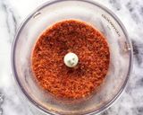 Foto del passaggio 1 della ricetta Sale aromatizzato al pomodoro, ricetta del riciclo 🌷