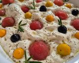Foto del paso 4 de la receta: FOCACCIA🌿🍅Con Uchuvas🫒 y Más...!