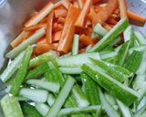 Foto langkah ke 1 dari resep Acar Kuning Wortel Timun.