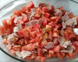 Foto del paso 4 de la receta: Ensalada de tomate con pata de cerdo asada