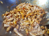 Minced pork rice (lo-bah-png)