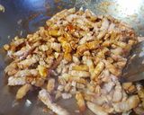 A picture of step 2 of Minced pork rice (lo-bah-png).