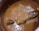 கிராமத்து முறை திருக்கை மீன் குழம்பு(Thirukkai meen kulambu recipe in tamil) ரெசிபி ஸ்டேப் 4 புகைப்படம்