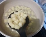 Foto langkah ke 1 dari resep Gnocchi Cheese Bolognese.