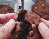 Foto langkah ke 6 dari resep Fudgey chocolate cookies.