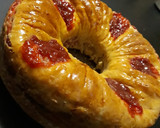 Foto del paso 6 de la receta: Rosca de dulce de membrillo!!