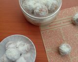 Foto langkah ke 5 dari resep Biskuit bola-bola salju.