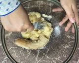 Foto langkah ke 1 dari resep Bolu Pisang Coklat Tanpa Mikser | Banana Chocolate Without Mixer.