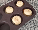 Foto del paso 8 de la receta: Tatin individual de pera con base de rollito de canela de brioche