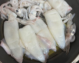 Foto del paso 1 de la receta: Calamares al ajillo