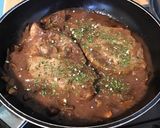 Une image de l'étape 8 de Côtes de porc aux cèpes et sauce au vin.
