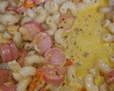 Foto del paso 4 de la receta: Fideos con salchicha a la crema