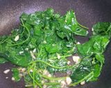 รูปขั้นตอนการทำที่ 1 ของ ตำลึงผัดไข่ โลว์คาร์บ