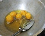 Foto langkah ke 3 dari resep Bola bola ubi kopong.