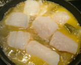 Foto del paso 2 de la receta: Bacalao en salsa con pimientos y gambas