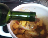 Foto del paso 5 de la receta: Pollo guisado con reducción de salsa