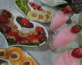 صورة لخطوة 1 من وصفة عصير فراولة مع تشكيلة من الفواكه