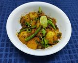 A picture of step 2 of Achari Aloo.