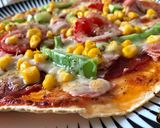 Tortilla pizza recept fázis 3 fotója