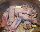 รูปขั้นตอนการทำที่ 2 ของ ซี่โครงหมูตุ๋นน้ำผึ้ง