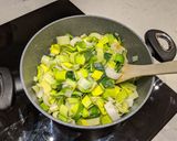 A picture of step 4 of Cheesy Leek Soup.