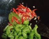 Foto langkah ke 4 dari resep Tumis Pare Tempe.