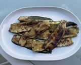 Une image de l'étape 6 de Courgettes grillées aux épices zaatar et piment d’espelette.