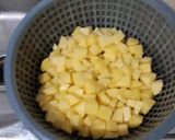 Foto langkah ke 1 dari resep Bola kentang asam manis vegie.