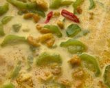 Foto langkah ke 4 dari resep Sayur Oyong Udang Kuah Kuning.