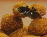 Foto langkah ke 4 dari resep Bola-bola Pisang Super Simple!.