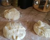 Tepsis pizza (hawaii feltét) recept fázis 2 fotója