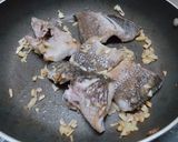 Hình bước làm 2 của món Canh cá lóc lá lốt